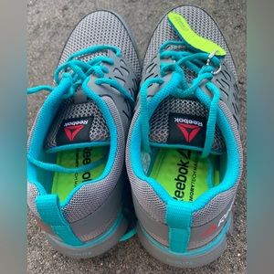 Woman’s 8.5 W Reebok Steel Toe Tennis Shoes